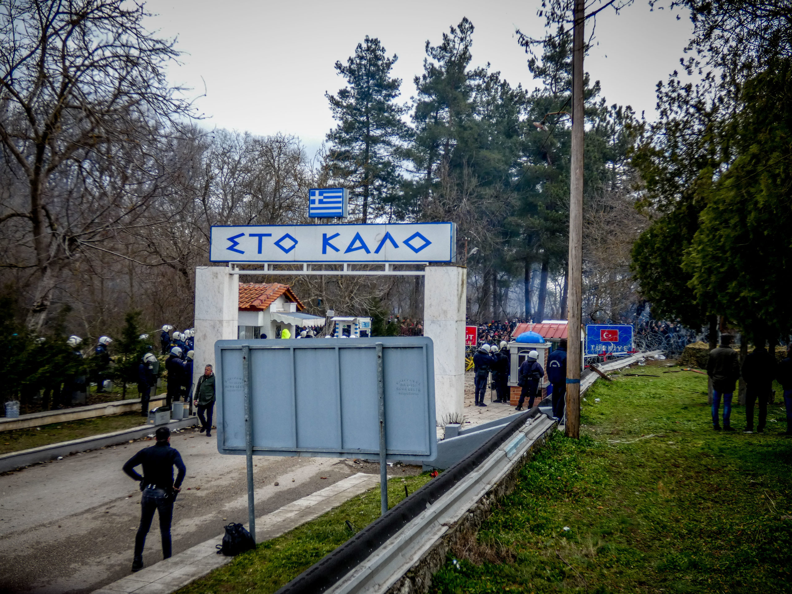 Τούρκος ΥΠΕΣ: «73.358 άτομα πέρασαν τα σύνορα»