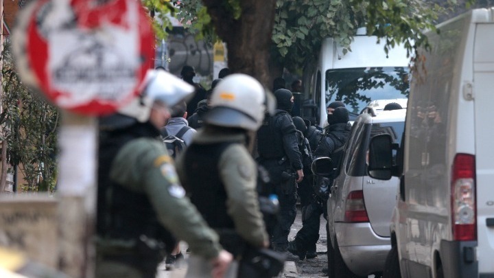 Αστυνομική επιχείρηση σε κατειλημμένο κτίριο στα Εξάρχεια