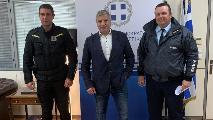 Είδη ατομικής προστασίας στην Τροχαία Αττικής από την Περιφέρεια Αττικής