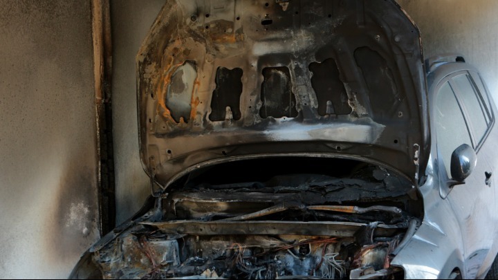 Εμπρησμός σε όχημα του Δ. Καλαμαριάς, υλικό από κάμερα ασφαλείας εξετάζουν οι Αρχές