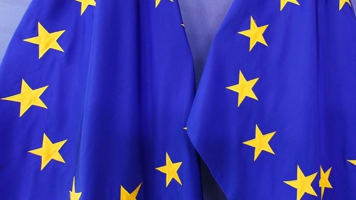 Ευρωπαίος διπλωμάτης: Δεν υπήρξε συντονισμός των ΗΠΑ με την ΕΕ πριν ανακοινωθεί από τον Τραμπ η απαγόρευση ταξιδιών