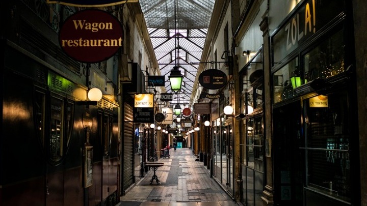 Γαλλία: Διάθεση 45 δισ. ευρώ για να βοηθηθούν οι επιχειρήσεις και οι μισθωτοί
