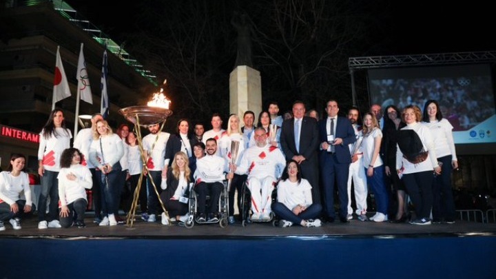 Η EOE διέκοψε  την Ολυμπιακή Λαμπαδηδρομία