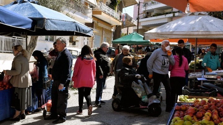 Ισότιμη αντιμετώπιση με την υπόλοιπη αγορά τροφίμων, ζητούν τα σωματεία λαϊκών αγορών