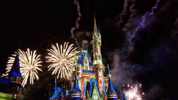 Κλείνουν τα θεματικά πάρκα της Disney – Disneyland και California Adventure- στην Καλιφόρνια