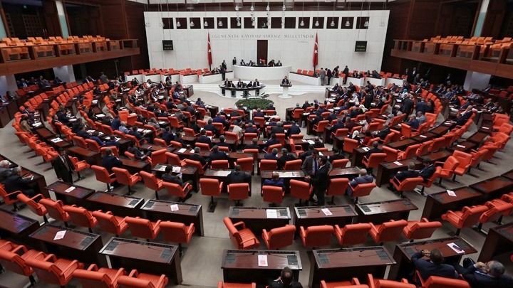 Κλειστό θα παραμείνει για το κοινό το Κοινοβούλιο της Τουρκίας, λόγω κορονοϊού