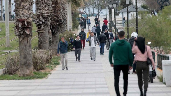 Κορονοϊός: Γιατί τόσοι πολλοί άνθρωποι προσπαθούν να αψηφήσουν τα περιοριστικά μέτρα;
