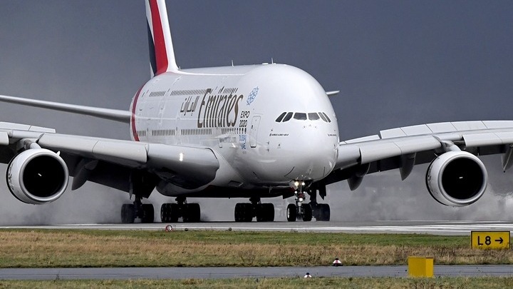 Κορονοϊός: Η Emirates αναστέλλει τις πτήσεις της προς Γαλλία, Γερμανία, Νιγηρία, Ν. Υόρκη, αλλά και το Νιου Τζέρσεϊ των ΗΠΑ