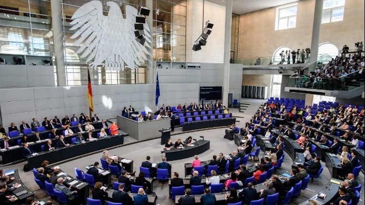 Νέο δανεισμό 156 δισ. ευρώ για τη μάχη κατά του κορονοϊού αποφάσισε η Bundestag