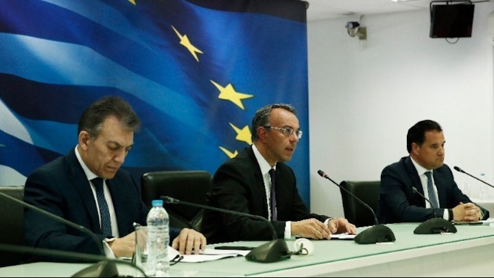 Σε όλους το δώρο του Πάσχα και στους γιατρούς και νοσηλευτές του δημοσίου