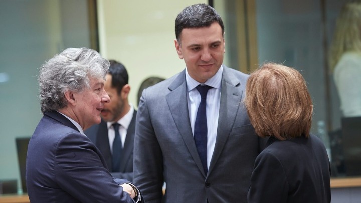 Συνεργασία και ενημέρωση και σε πολιτικό επίπεδο ζήτησε από τους ομολόγους του ο Β. Κικίλιας για τον κοροναϊό
