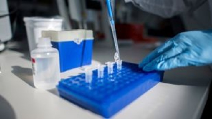 ΗΠΑ: Αναστέλλει το Τέξας τη χαλάρωση της καραντίνας