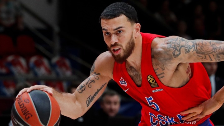 Τζέιμς: «Ανέκδοτο αν συνεχιστούν οι Euroleague και VTB League»