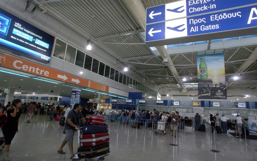Επαναπατρισμός χιλιάδων Ελλήνων λόγω κορονοϊού -18 κρούσματα από το εξωτερικό