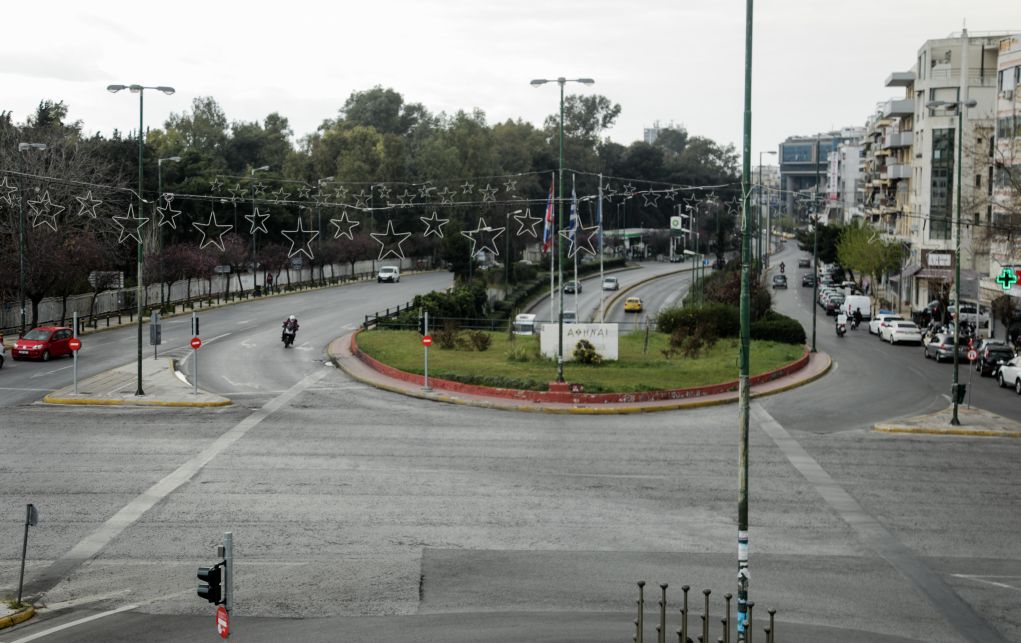 Πιερρακάκης: Πάνω από ένα εκατ. sms στο 13033