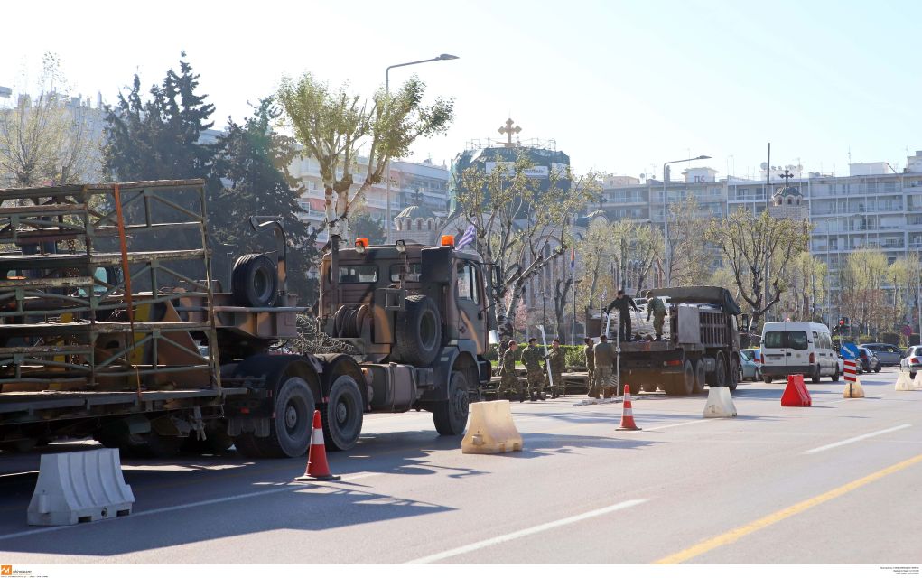 Ξεστήθηκε η εξέδρα στη Λεωφόρο Μ. Αλεξάνδρου (vd)