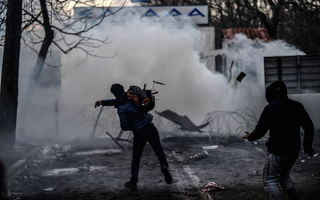 Νέα επεισόδια στον Έβρο – Χτύπησε αστυνομικός (vd)