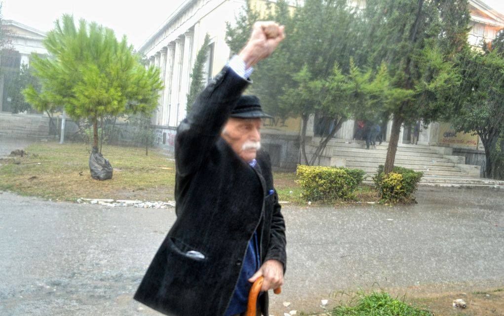 “Έφυγε” ο Μανώλης Γλέζος σε ηλικία 98 ετών