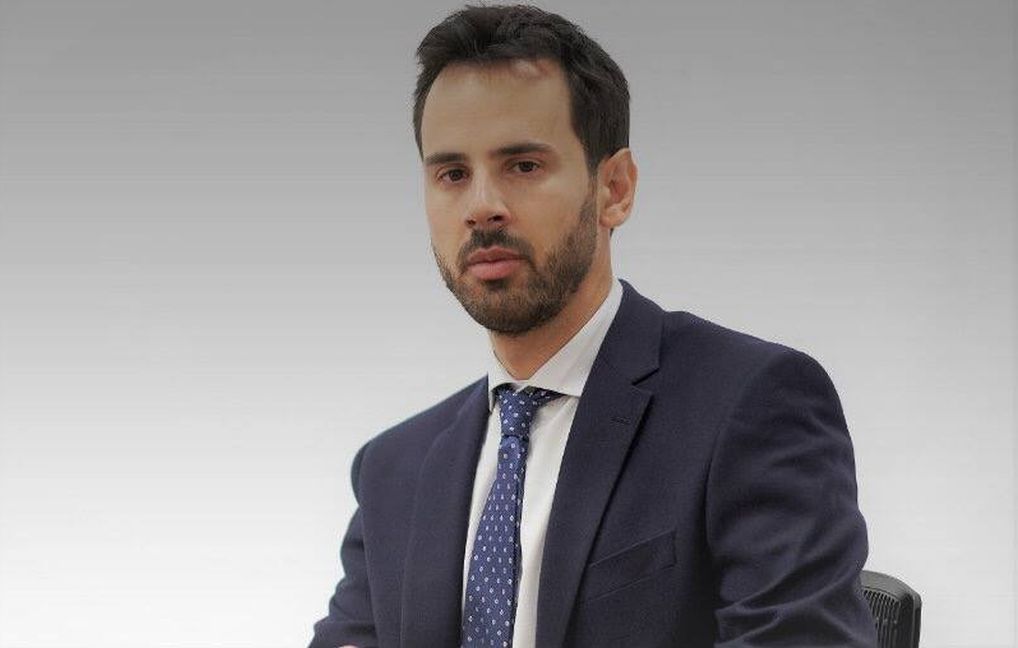 Ρωμανός για Βασίλη Κασσελάκη: «Σε ένα κανονικό κόμμα θα είχε ήδη διαγραφεί»