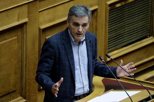 Τσακαλώτος: Ο κ. Σταϊκούρας παραδέχτηκε ότι το πρόγραμμά μας βγαίνει