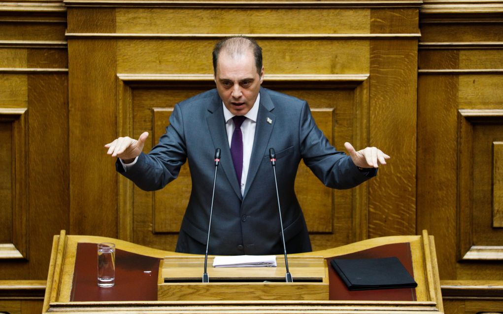 Ο Κυριάκος Βελόπουλος υποκλίνεται στο Ρουβίκωνα (pic)