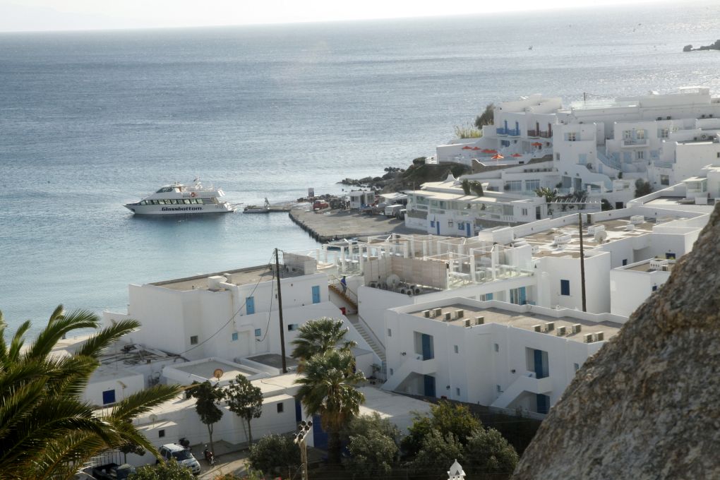 Σε τοπικό lockdown από αύριο Μύκονος και Χαλκιδική – Τι αναφέρει το ΦΕΚ