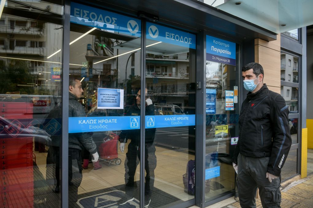 Ανοιχτά και αυτή την Κυριακή τα καταστήματα: Tο εορταστικό ωράριο σε σούπερ μάρκετ και mall
