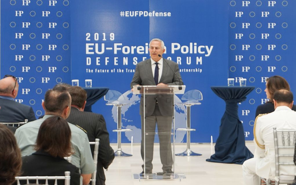 Αποστολάκης: Οι συνθήκες στον στρατό είναι εξαιρετικές