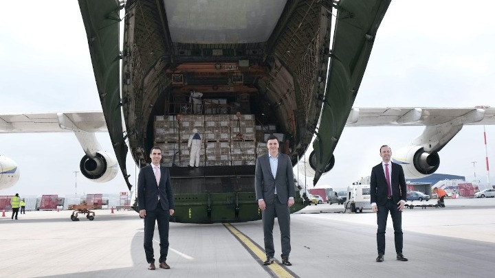 Β.Κικίλιας: Εξασφαλίσαμε άλλο ένα μεγάλο φορτίο υγειονομικού υλικού