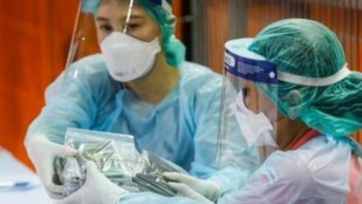 Βρετανία: Αυξάνονται οι νεκροί από την πανδημία – Πιέσεις στην κυβέρνηση για εξηγήσεις