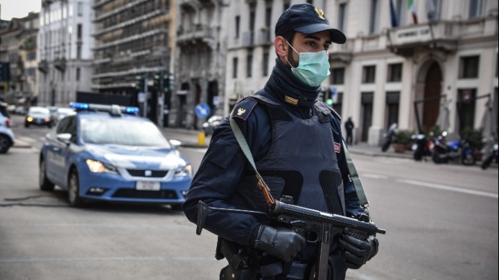 Επίθεση σε δημοσιογράφους και αστυνομικούς στην Ιταλία
