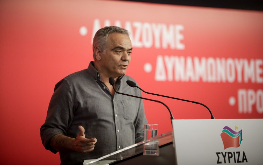 Ο Πάνος Σκουρλέτης μένει σπίτι και…μαγειρεύει (pic)
