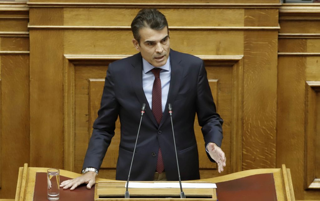 Ερώτηση Κούβελα για τις προκαταβολές εξόδων για τις σχολικές εκδρομές
