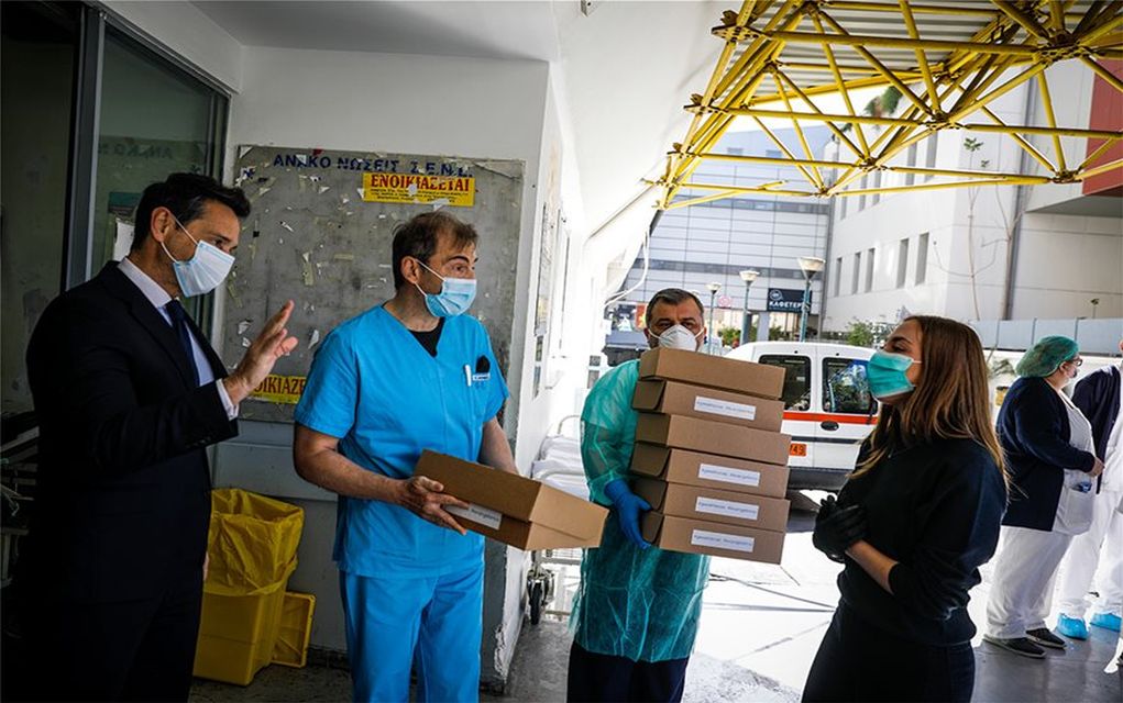 Κορονοϊός: Δώρο 300 μάσκες από 16χρονη στον «Ευαγγελισμό»