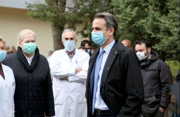 «Ευχαριστώ» Μητσοτάκη στους «ήρωες πίσω από τις μάσκες» (pic)