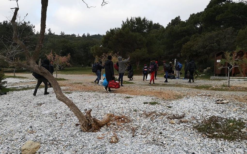 Σάμος: Άφιξη μεταναστών στην παραλία της Μουρτιάς (pics)