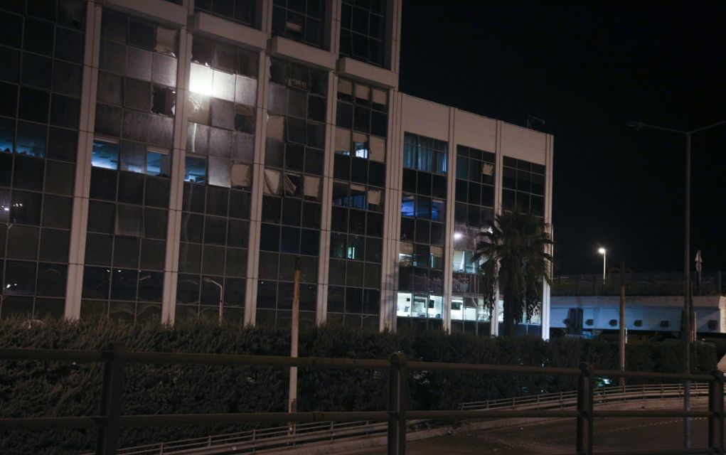 Άγνωστοι έριξαν πέντε μολότοφ στο κτίριο του ΣΚΑΪ