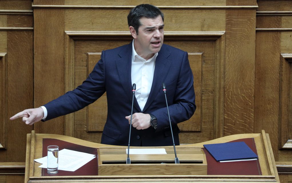 Τσίπρας σε Μητσοτάκη: «Αντί “Μένουμε όρθιοι”, “Μένουμε με την ελίτ”»