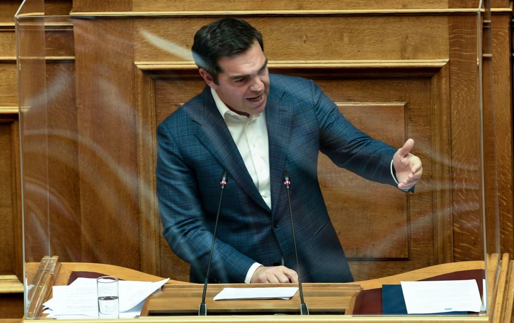 Τσίπρας προς Μητσοτάκη: «Προσπαθείτε να εμφανιστείτε ως τροπαιούχος»
