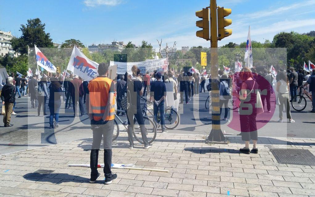 Τα «πορτοκαλί γιλέκα» έκλεψαν την παράσταση