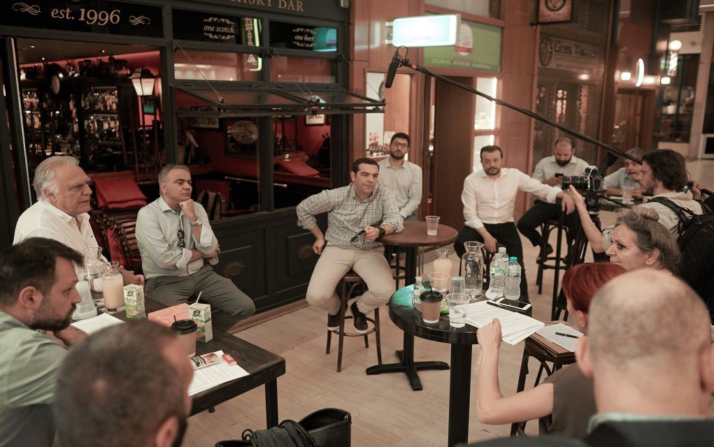 Καταστηματάρχες σε Τσίπρα: «Πνιγόμαστε στα χρέη και στο δίκιο»(pics)