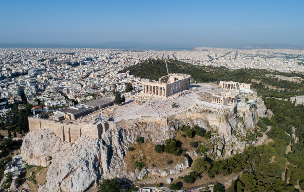 Tο ύψος των κτιρίων γύρω από την Ακρόπολη