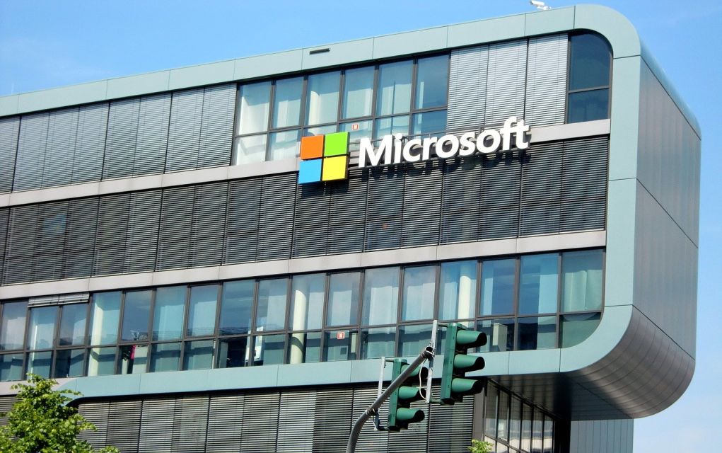 Microsoft: Θα αντικαταστήσει δημοσιογράφους με ρομπότ