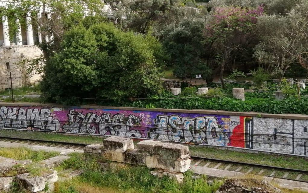 Δ. Αθηναίων: Αντιγκράφιτι επιχείρηση σε γραμμές ΗΣΑΠ – Πάρκο Θησείου