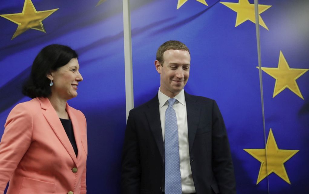 Ζάκερμπεργκ-Κορονοϊός: Αφαίρεση των fake news από Facebook