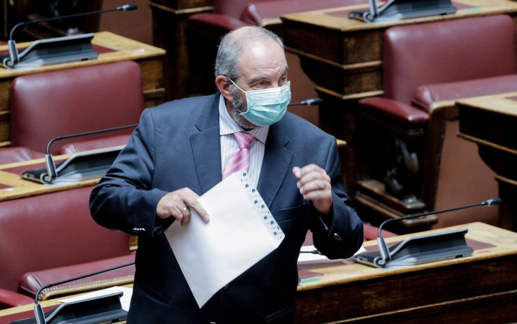 Το νέο λουκ του Κώστα Καραμανλή με μούσι (pics)