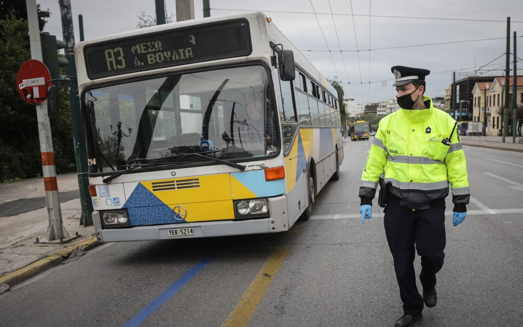 Έλεγχοι και πρόστιμα της Τροχαίας στα ΜΜΜ