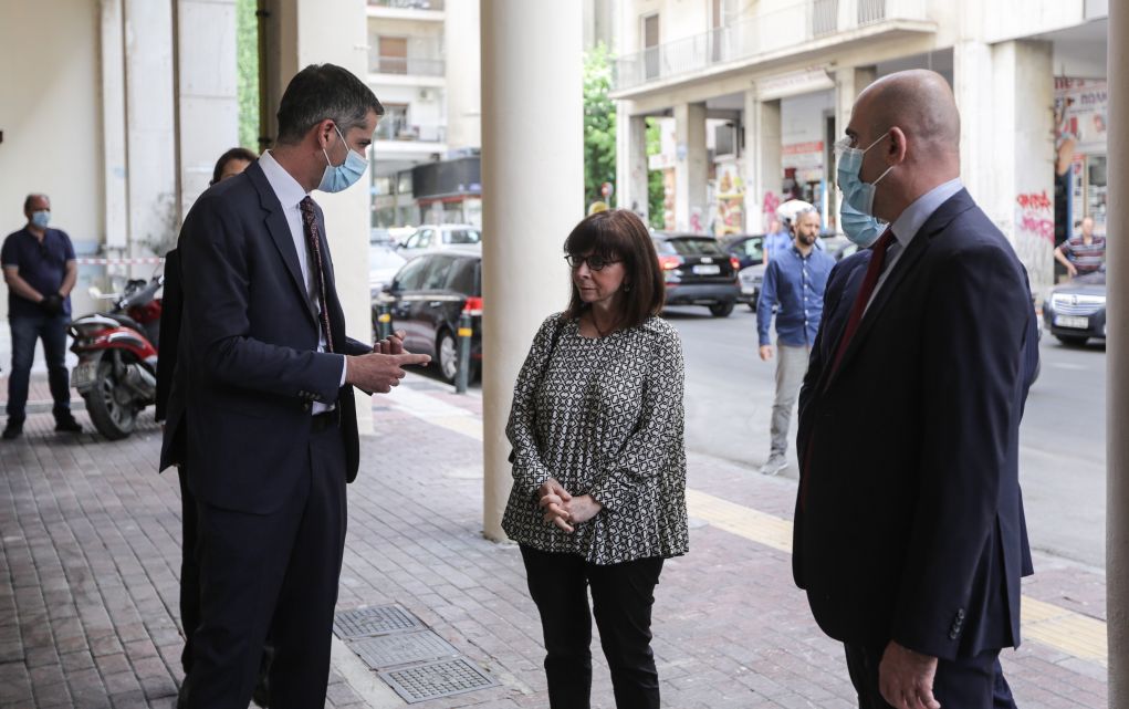 Επίσκεψη Σακελλαροπούλου στο Πολυδύναμο Κέντρο Αστέγων του δήμου Αθηναίων