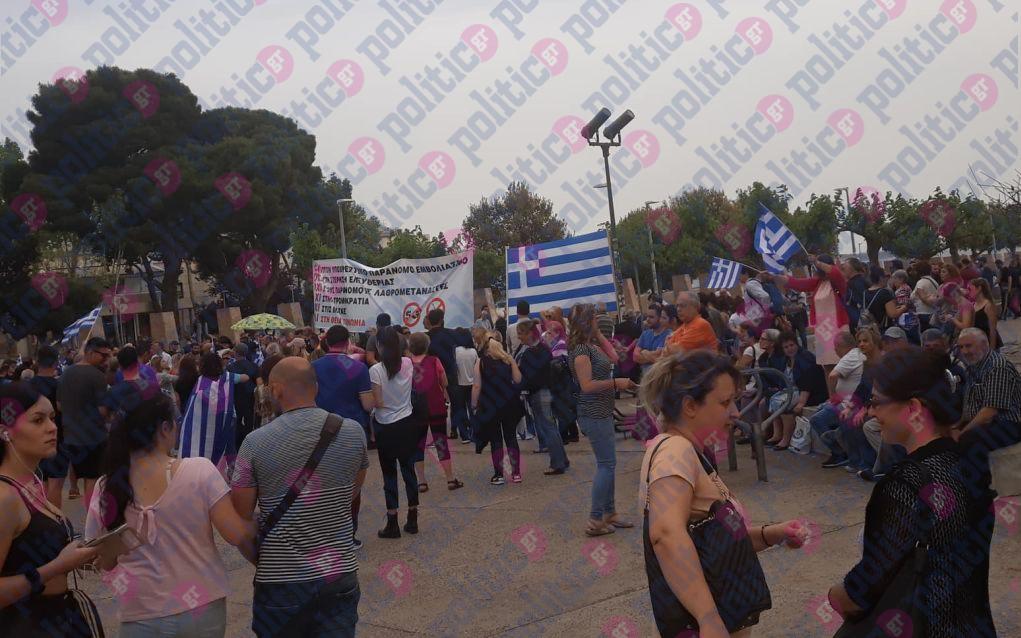 Θεσσαλονίκη: Πορεία ενάντια σε εμβόλια, μετανάστες