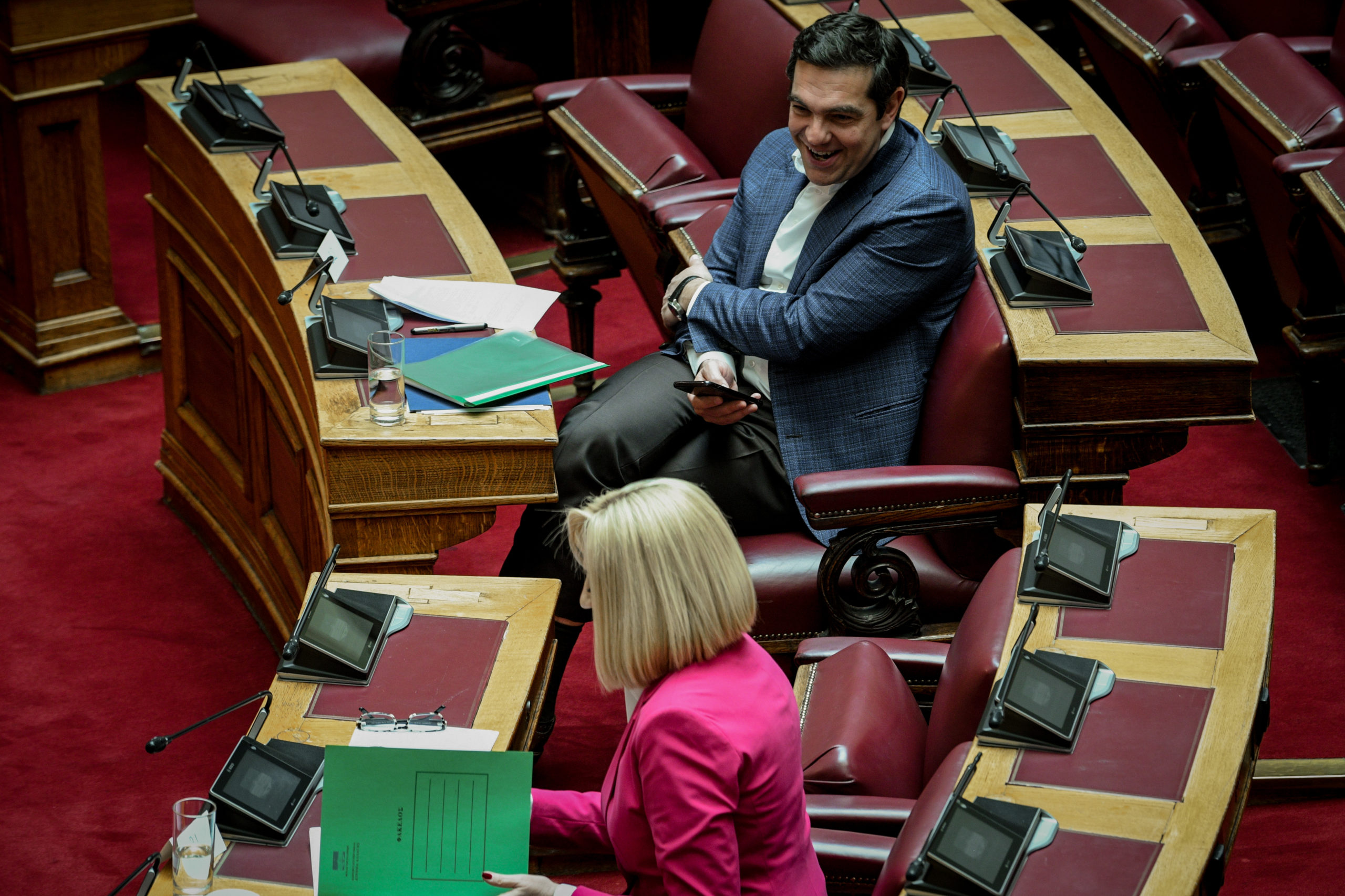 Εισηγήσεις σε Τσίπρα να ζητήσει συγγνώμη από το ΚΙΝΑΛ!